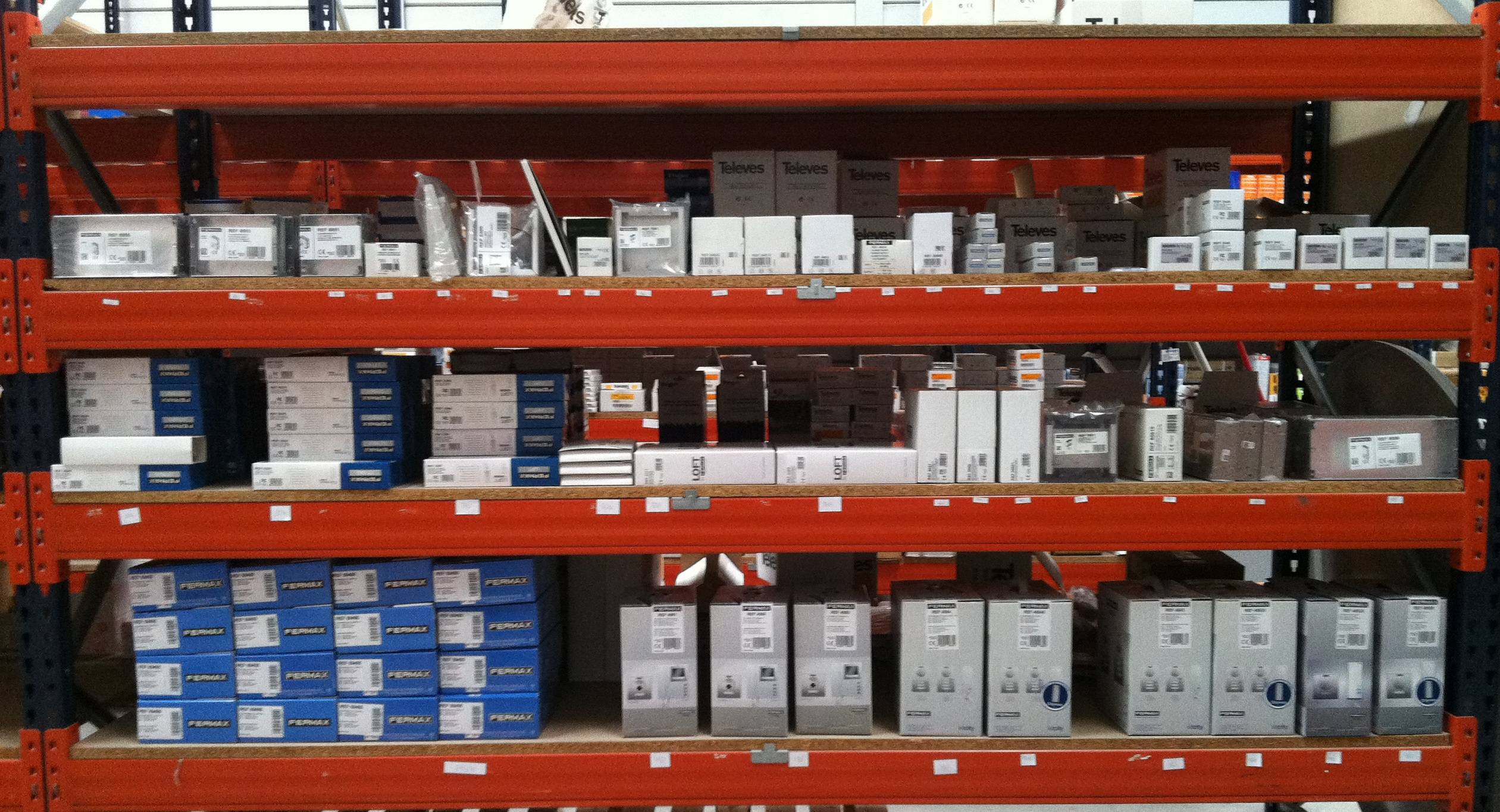 Parte de nuestro stock de porteros y videoporteros. 