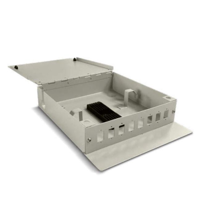 Caja mural para conexiones de fibra óptica en instalaciones de telecomunicaciones
